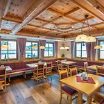 Kirchgasser Aparthotel 3*